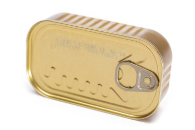 Beyaz arka planda izole edilmemiş dikdörtgen teneke kutu. Konserve yiyecekler. Güvenli ve uzun vadeli yiyecek depolama için alüminyum kutu. Çelik Mühürlü Yiyecek Depolama Konteynırı - Tecrit