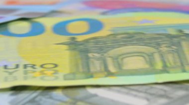 Avrupa Birliği Parası: Değişik Euro Banknotları - Yakın plan. Avrupa para birimi. Renkli Kağıt Para. Bir sürü Euro Cash. Gelir, Gelir, Tasarruf ve Zenginlik Konsepti