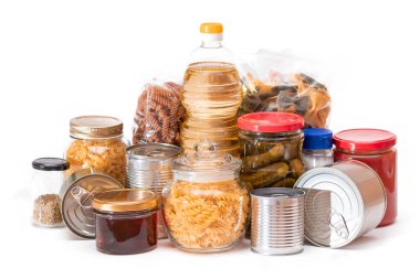 Yiyecek Rezervleri: Konserve Gıda, Spagetti, Pate, Tuna, Domates Suyu, Makarna, Balık ve Market. Kriz anında acil durum gıda deposu. Stratejik Gıda Kaynakları - İzolasyon