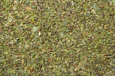 Kuru Aromatik Bitkiler ve Lezzetli Baharatlar Karışımı: Bir Aroma Bitkisi Baharatı Mutfak Tabağı. Gurme Aşçılık İçin Dokulu Arkaplan. Kurutulmuş otlar ve baharatların ahenkli kombinasyonu - Üst Manzara