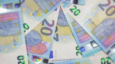 20 Avro Fatura, Dönüşümlü Para Arkaplanı - En İyi Görünüm. Euro Para Birimi. Mavi Kağıt Para. Bir sürü 20 Euro banknot. İş, Finans, Nakit ve Para Tasarruf Konsepti - Rotasyon Hakkı