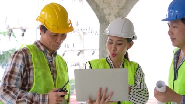 Group Asian Engineer Young Female Architect Put Helmet Safety Talk — ストック動画