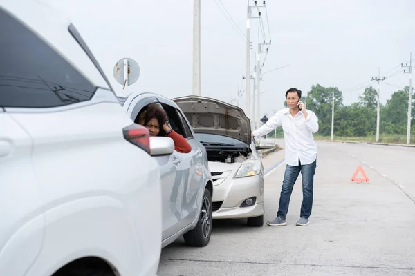Asian Men Driver Check Damage Car Accident Taking Pictures Sending — ストック写真
