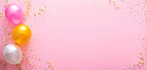 Party Hintergrund Mit Bunten Luftballons Luftschlangen Und Konfetti lizenzfreie Stockfotos