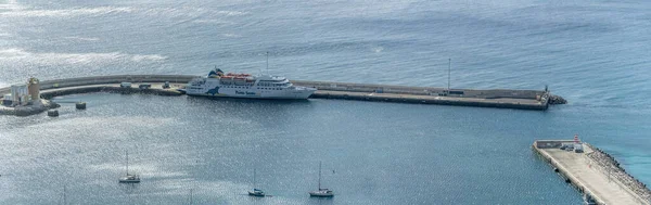 Porto Santo Oktober 2022 Landschaft Mit Fähre Glitzernden Hafen Von — Stockfoto