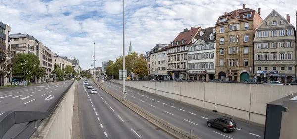 Stuttgart 2022 Listopad Krajobraz Miejski Lekkim Ruchem Autostradzie Miejskiej Centrum — Zdjęcie stockowe