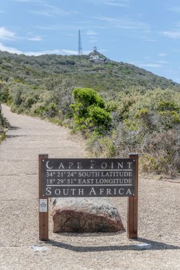 Cape Point tabela direği, parlak yaz ışığında çekilmiş, Cape Town, Batı Burnu, Güney Afrika