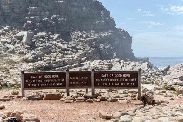 喜望峰の岬標識 明るい夏の光の中で撮影 ケープタウン 西ケープ 南アフリカ — ストック写真