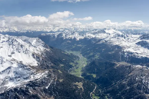 Luchtlandschap Vanuit Een Zweefvliegtuig Van Poschiavo Vallei Vanaf Het Noorden — Stockfoto