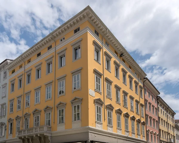 Stadtbild Mit Farbenfrohen Monumentalen Eckgebäuden Viertel Teresiano Aufgenommen Hellem Licht — Stockfoto