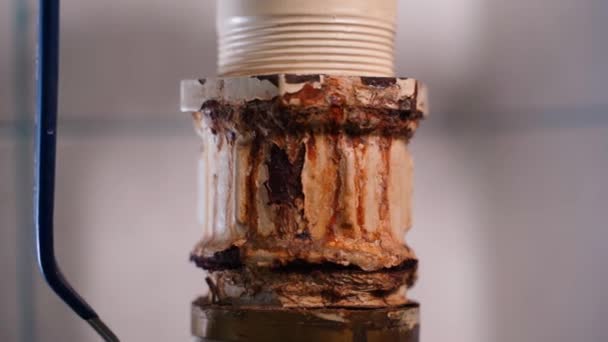 Water Heating Pipe Smudges Rust Close Unreliable Leaky Connection Tap — Vídeo de stock