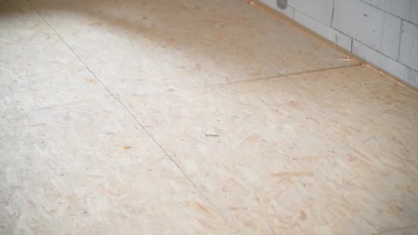 Osb Slab Floor Private Unfinished House Rough Leveling Plywood Floor — Vídeo de stock