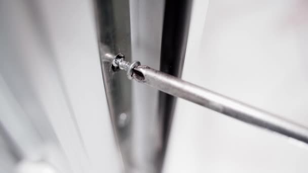 Assembling White Plastic Door Curly Screwdriver Twists Screw Profile Plastic — Wideo stockowe