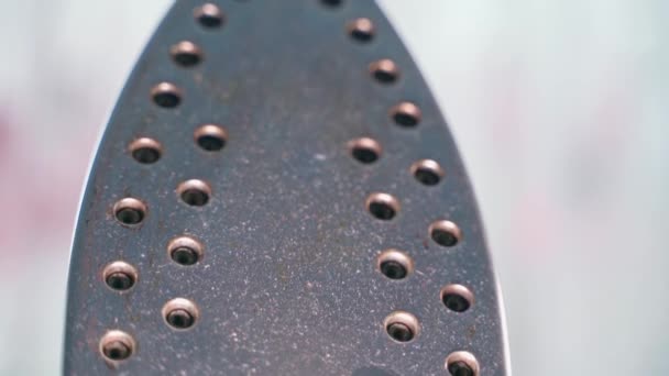 Sole Obsolete Iron Close Blurred Background Smooth Camera Movement High — Stock Video