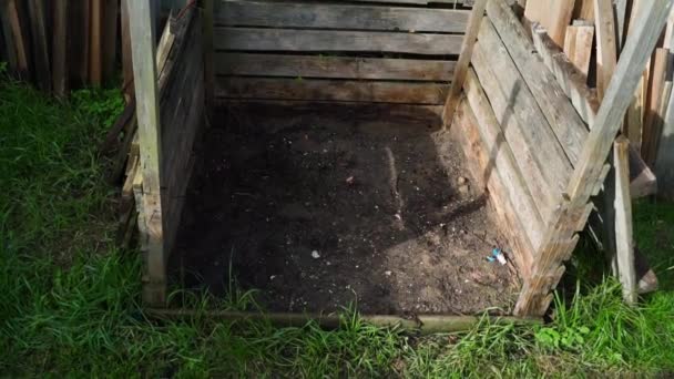 Luogo Compost Una Zona Suburbana Struttura Legno Alimenti Rifiuti Organici — Video Stock