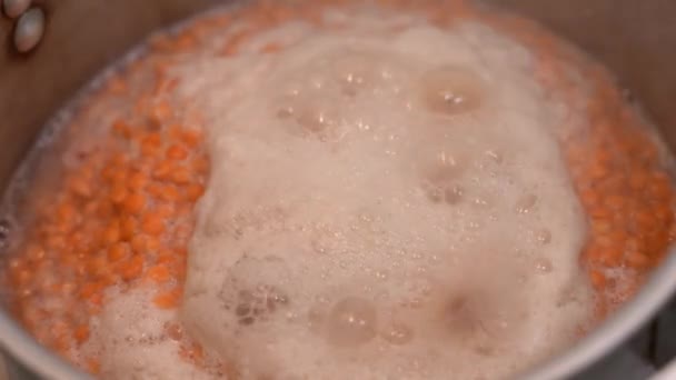 Gotowanie Owsianki Soczewicy Zbliżenie Pomarańczowa Soczewica Gotowana Bliska Wysokiej Jakości — Wideo stockowe