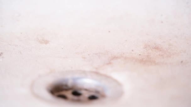 Koupelna Špinavou Odtokovou Dírou Zblízka Vysoce Kvalitní Fullhd Záběry — Stock video