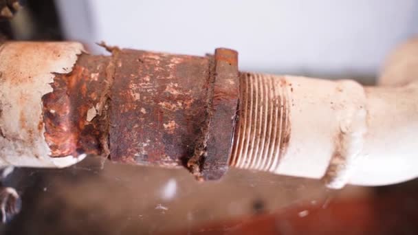 Giunzione Che Perde Dei Tubi Metallici Arrugginita Primo Piano Corrosione — Video Stock