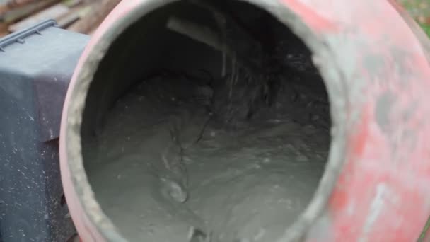 Miscelatore Calcestruzzo Mescola Malta Rallentatore Primo Piano Una Pala Sabbia — Video Stock