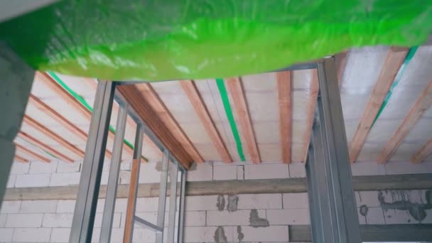 Bau Eines Zimmers Aus Rahmenwänden Innenraum Metallrahmen Für Wände Aus — Stockvideo