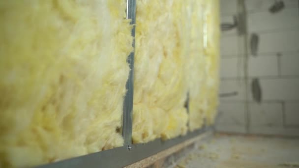 Ściana Wypełniona Wełną Szklaną Zbliżenie Wysokiej Jakości Materiał Filmowy Fullhd — Wideo stockowe