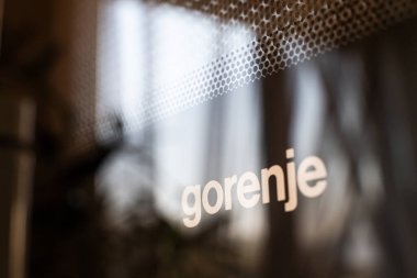 Kyiv, Ukrayna - 19 Şubat 2025: Kapıda Gorenje logosu