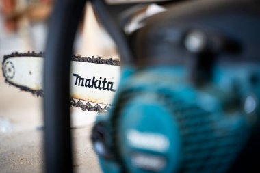 Kyiv, Ukrayna - 25 Şubat 2025: Makita ea3203 'ler yakın çekim.