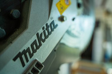 Kyiv, Ukrayna - 11 Nisan 2025: Makita dairesel testeresi.