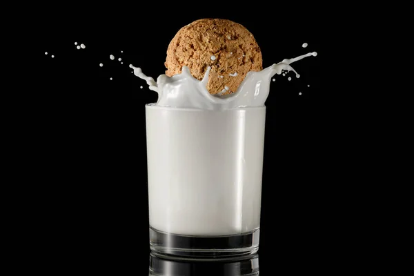 Ein Glas Milch Mit Streusel Und Ein Haferkeks — Stockfoto