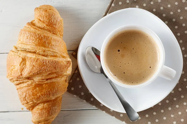 Croissant Mit Cappuccino Traditionelles Süßes Frühstück — Stockfoto