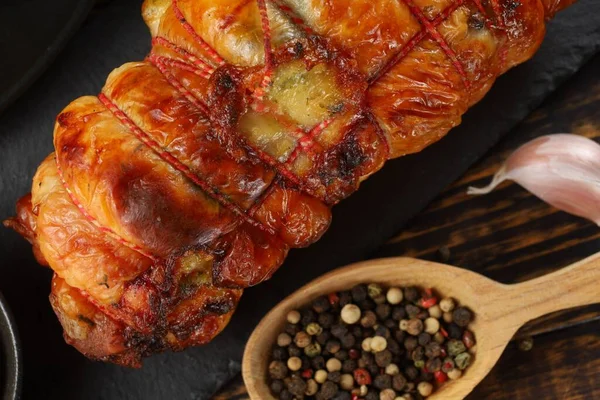 테이블 뼈없는 고기로 밧줄이요 레스토랑에 맛있는 — 스톡 사진