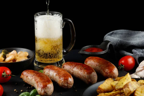 Sausages Beer Fried Anchovies Delicious Food Beer Grilled Sausages Glass — Stock Photo, Image