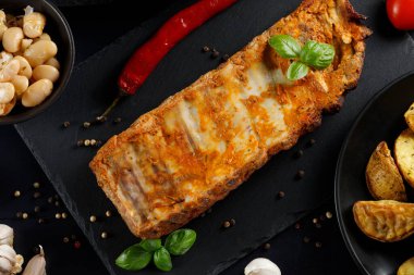 Izgara domuz pirzola otlar en iyi Manzaralı