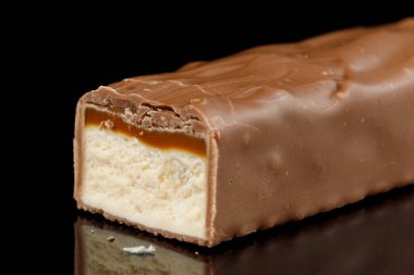 LVIV, UKRAINE - 01 Aralık 2022: Siyah üzerine çikolata