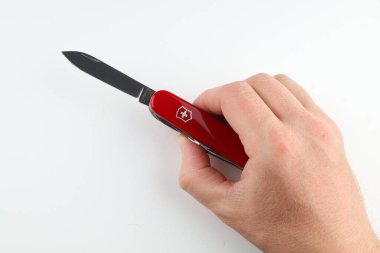LVIV, UKRAINE - 13 Mayıs 2023: Victorinox İsviçre katlama bıçağı.