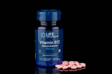 LVIV, UKRAINE - 29 Haziran 2023: Yaşam Uzatılması, B12 vitamini, Methylcobalamin