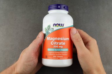 LVIV, UKRAINE - 29 Haziran 2023: Now Foods, Magnezyum Sitrat, 200 mg, 250 Tablet