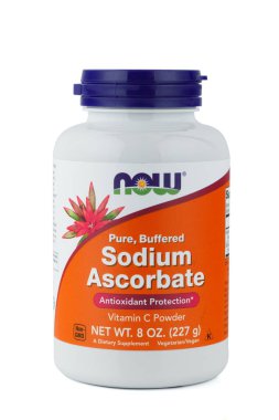 LVIV, UKRAINE - 29 Haziran 2023: Now Foods. Sodyum Ascorbate Tozu