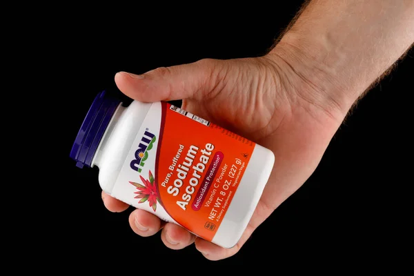 LVIV, UKRAINE - 29 Haziran 2023: Now Foods. Sodyum Ascorbate Tozu