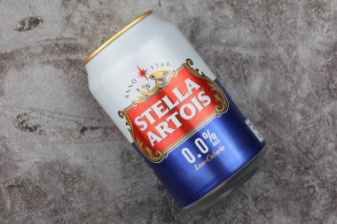 LVIV, UKRAINE - 19 Temmuz 2023: Bira Stella Artois alkolsüz