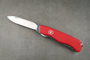 LVIV, UKRAINE - 19 Temmuz 2023: Bıçak Victorinox Trailmaster
