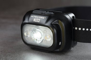 LVIV, UKRAINE - 18 Eylül 2023: Nitecore nu33 far
