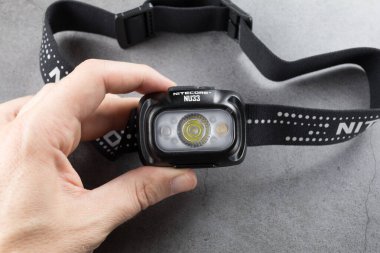 LVIV, UKRAINE - 18 Eylül 2023: Nitecore nu33 far