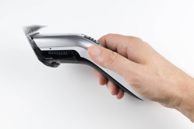 LVIV, UKRAINE - 18 Eylül 2023: PHILIPS QC5130 Saç Kırpıcı