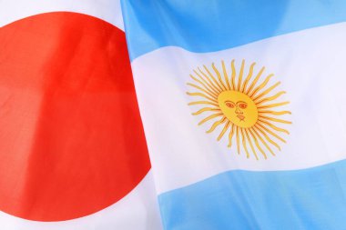 Arka planda bayrak direkleri üzerinde Japon, Çin ve Japon bayrakları. 3D görüntüleme. kavramsal 3d illüstrasyon