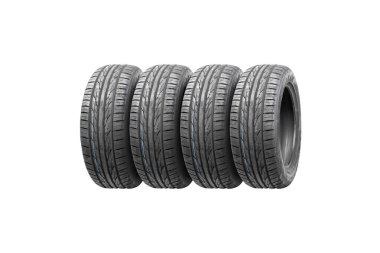 Lastiklerinde renkli çizgiler olan yeni araba lastikleri beyaz arka planda izole edilmiş araba lastikleri bakım konsepti.