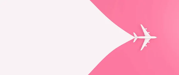 Панорамный Самолет Маршрутом Назначения Розовом Фоне Пузырь Сообщения Рендеринг — стоковое фото