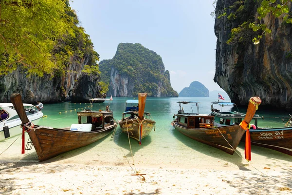 Krabi Thailand March 2021 Scenic Bay Koh Lao Ding Island — Zdjęcie stockowe
