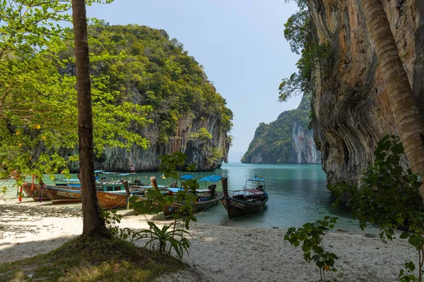 Krabi Thailand March 2021 Scenic Bay Koh Lao Ding Island — Zdjęcie stockowe