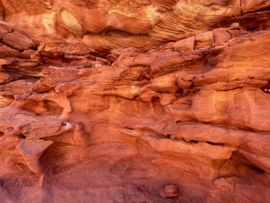 Renkli Kırmızı Salam Kanyonu 'nun taşları ve dokuları, Mısır.